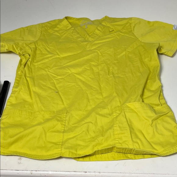 Butter Soft Tops - Butter-soft Medium Yellow Short Sleeve V Neck Double Pocket Scrub Top